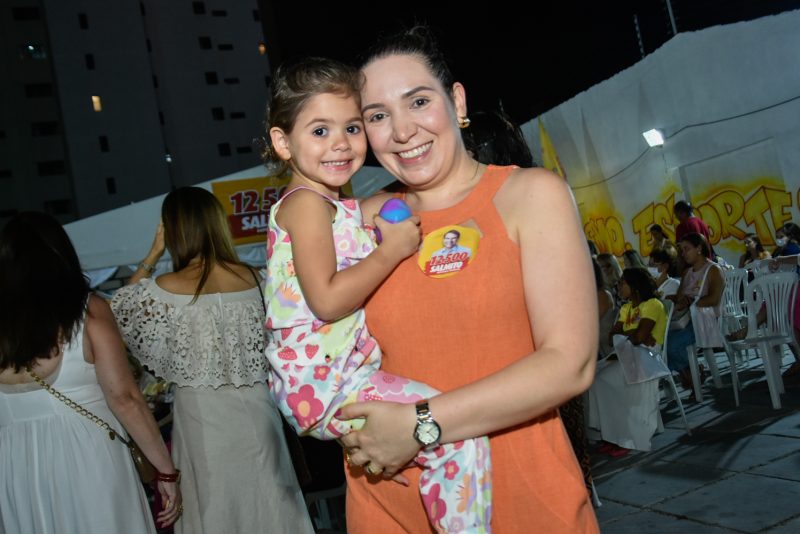 Corrida Eleitoral - Jamile Salmito lidera encontro de mulheres no comitê do deputado Salmito