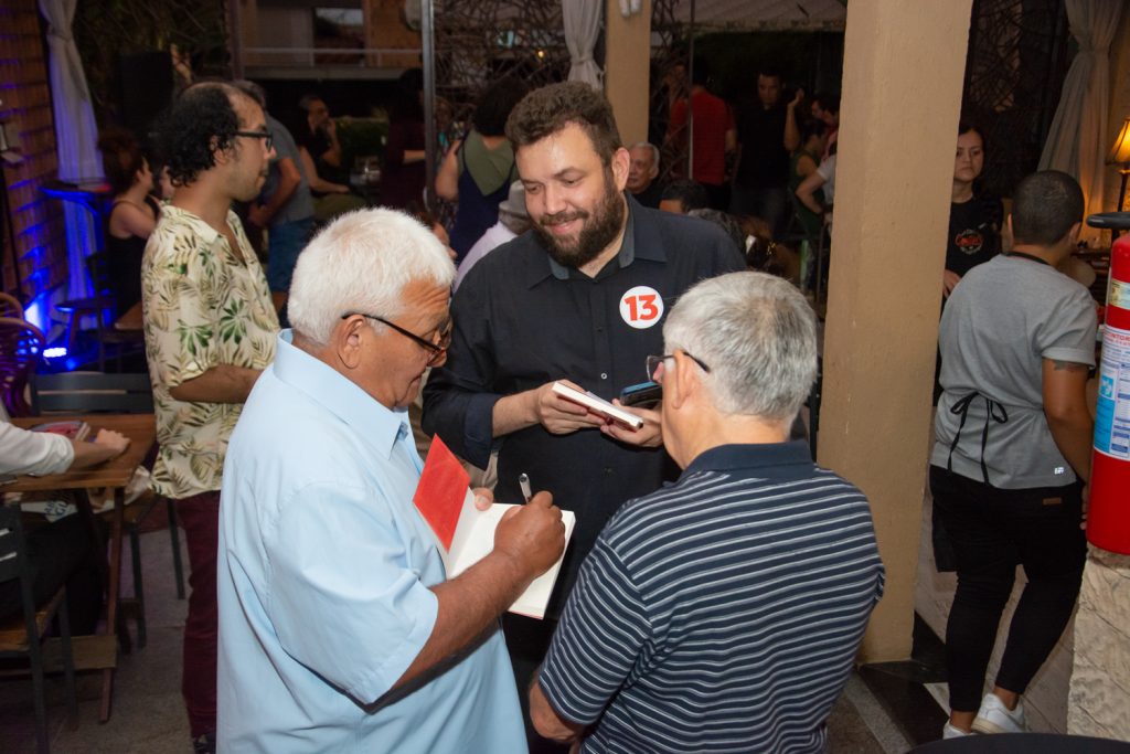 Lançamento Do Livro Sobre Velas E TubarÕes De Solange Benevides (12)