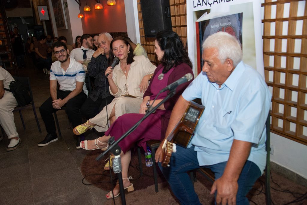 Lançamento Do Livro Sobre Velas E TubarÕes De Solange Benevides (14)