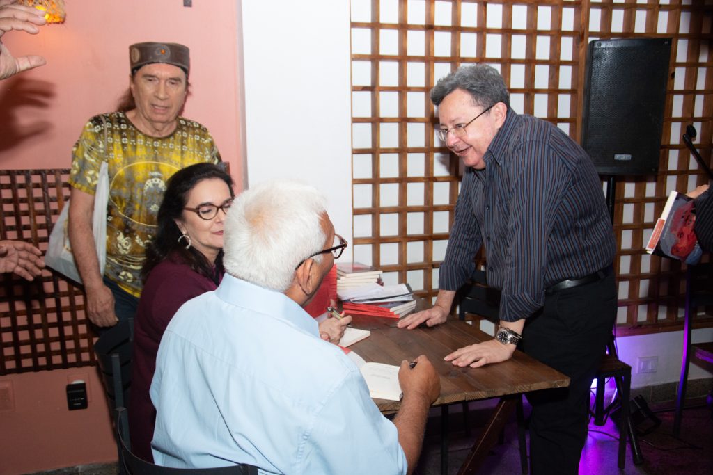 Lançamento Do Livro Sobre Velas E TubarÕes De Solange Benevides (18)