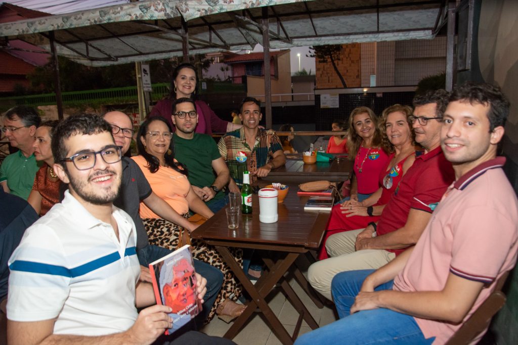 Lançamento Do Livro Sobre Velas E TubarÕes De Solange Benevides (4)