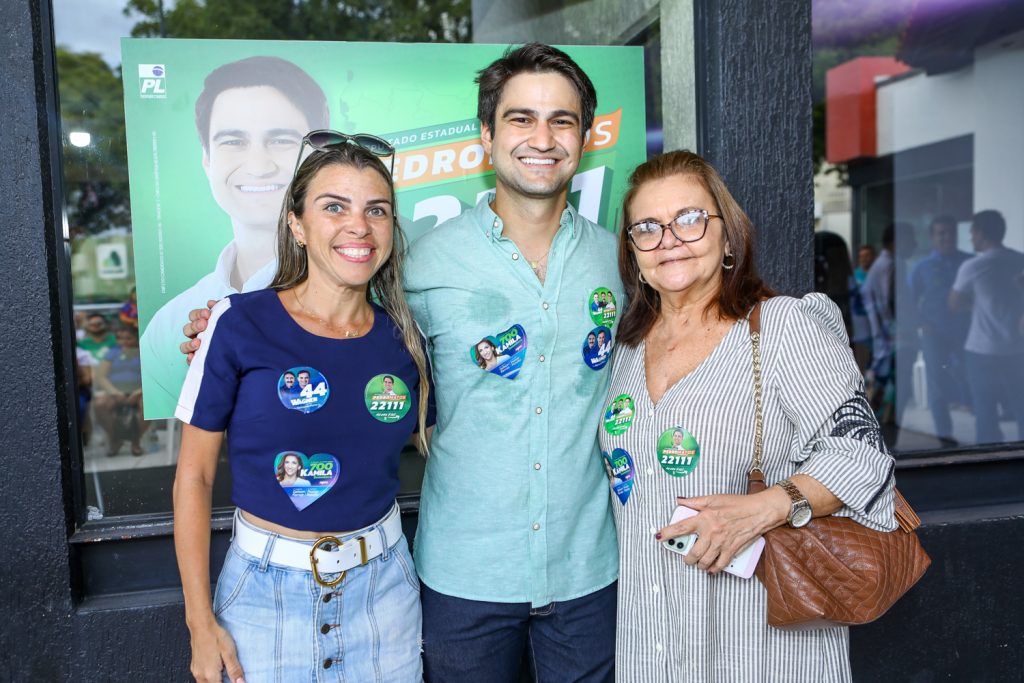 Lara Colares, Pedro Matos E Mairla Colares