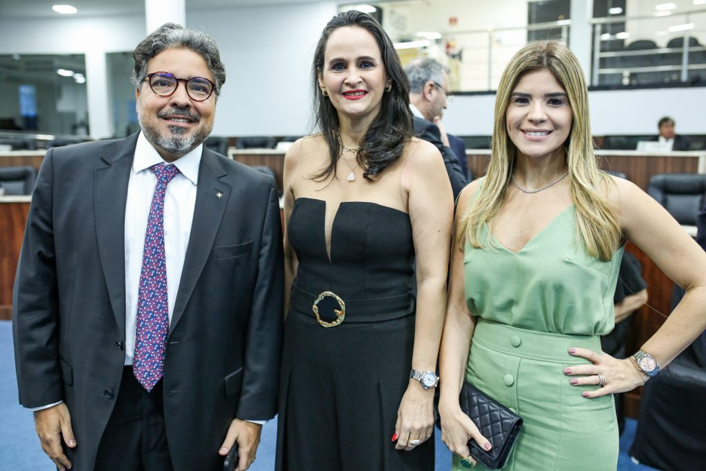 Leandro Vascquez, Adriana Miranda E Roberta Vasquez