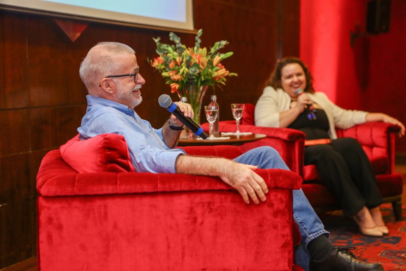 TRAJETÓRIA DE SUCESSO - Lançamento da biografia de Edson Queiroz reúne autoridades e nomes de peso da sociedade cearense