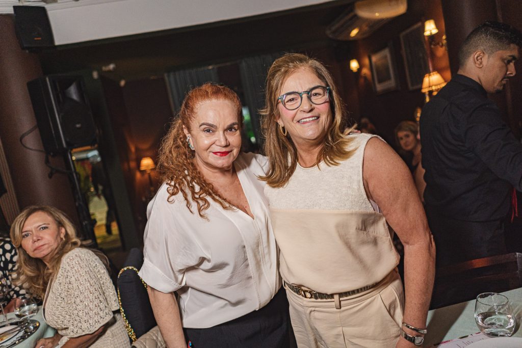 Liseux Brasileiro E Carla Lima