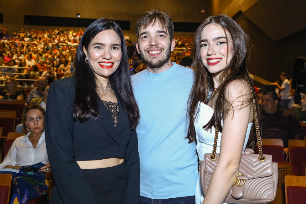 Luciana, Leonardo E Livia Torres (2)