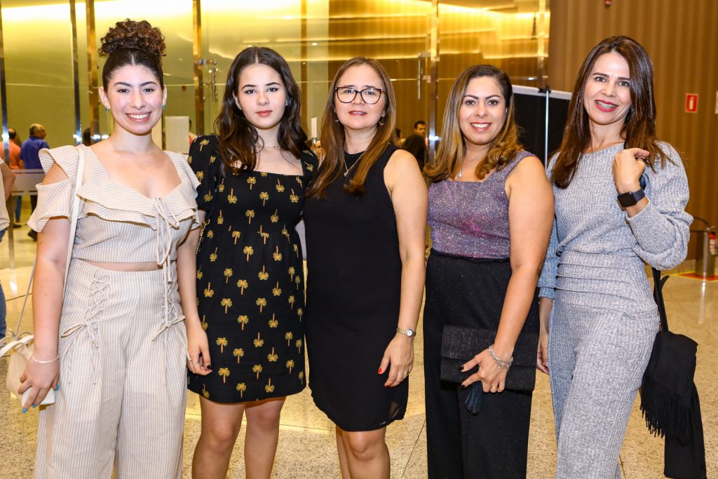 Luiza Duarte, Larisse Feijo, Egilane Feijo, Adriana Duarte E Landia Barros