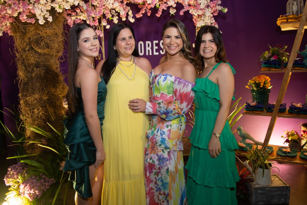 Mariana E Renatabrigido, Ana Santos E Ticiana Brigido (6)