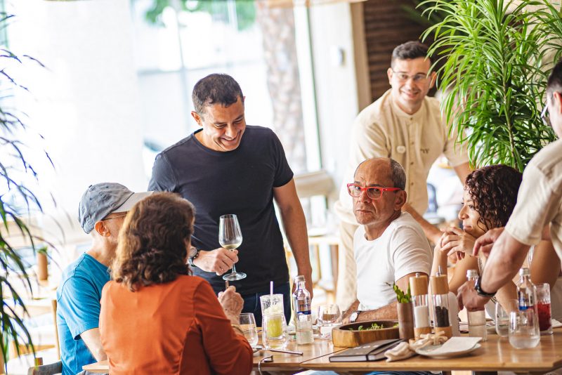 sabores mediterrâneos - Novo restaurante Mézzi realiza experiência exclusiva para seletos convidados