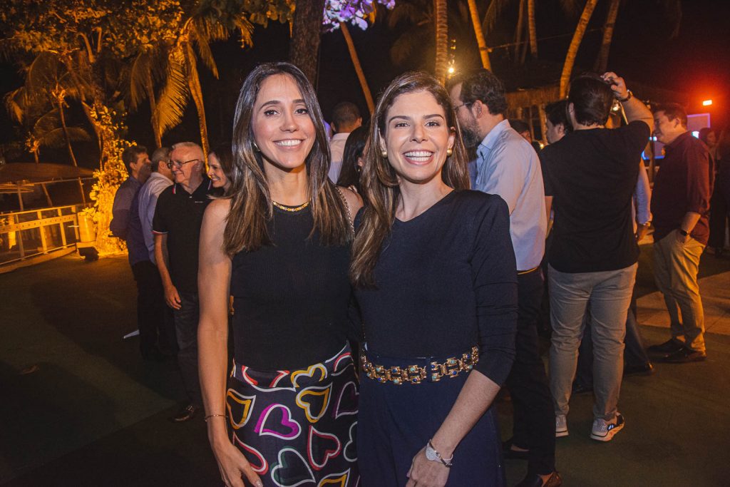 Nadia Bismarck E Carol Bezerra