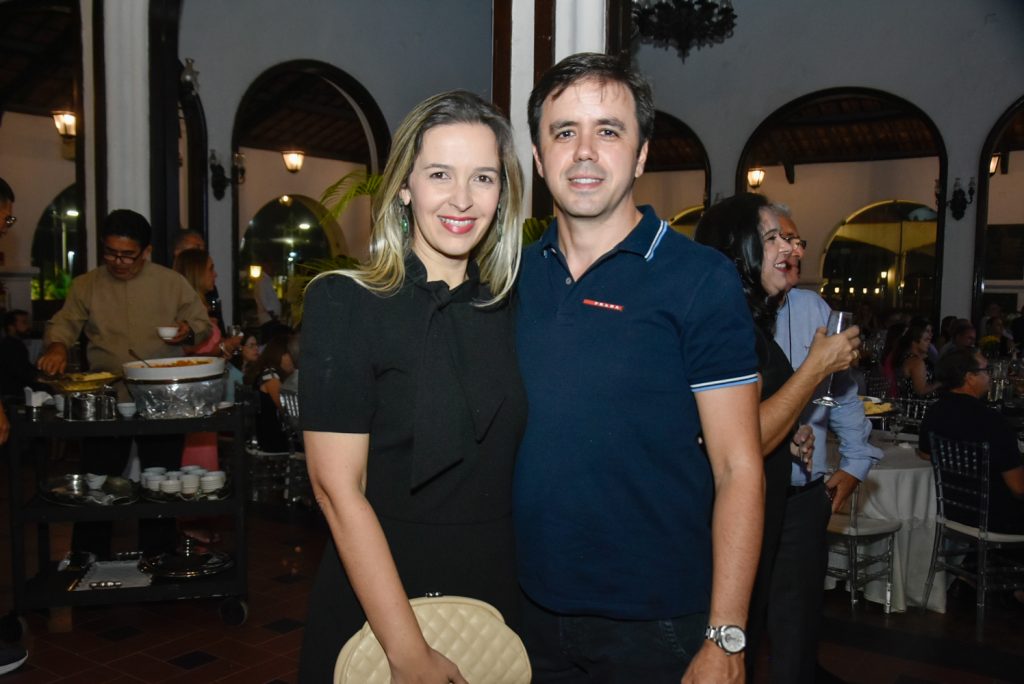 Naiana E Francisco Philomeno Neto (1)