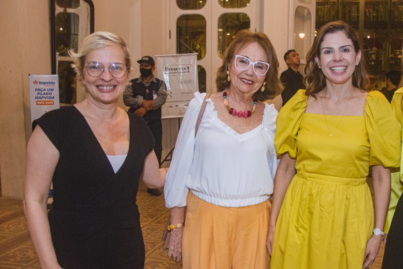 DANÇANDO A VIDA - Edisca realiza espetáculo “Periferia” no Theatro José de Alencar