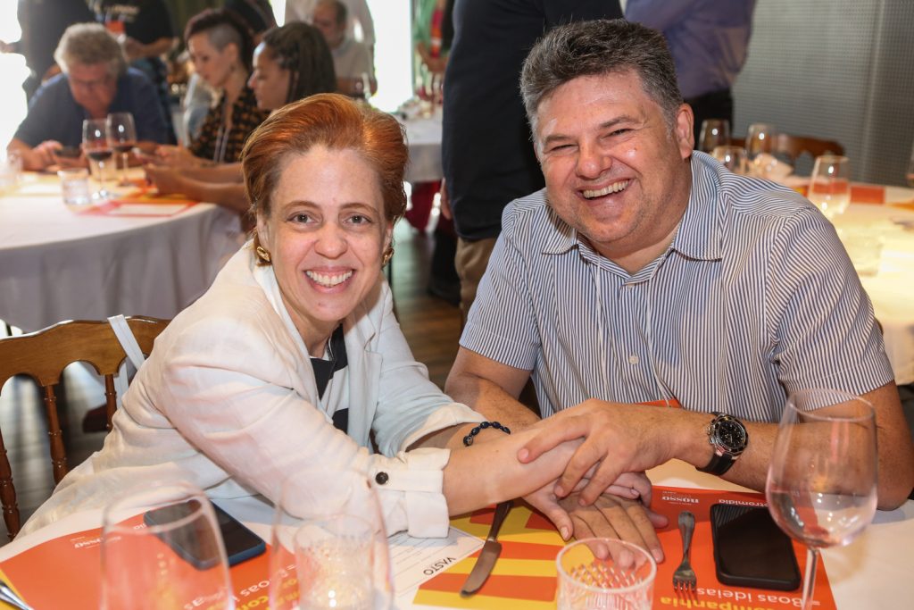 Rachel Mendonça E Lavour Neto