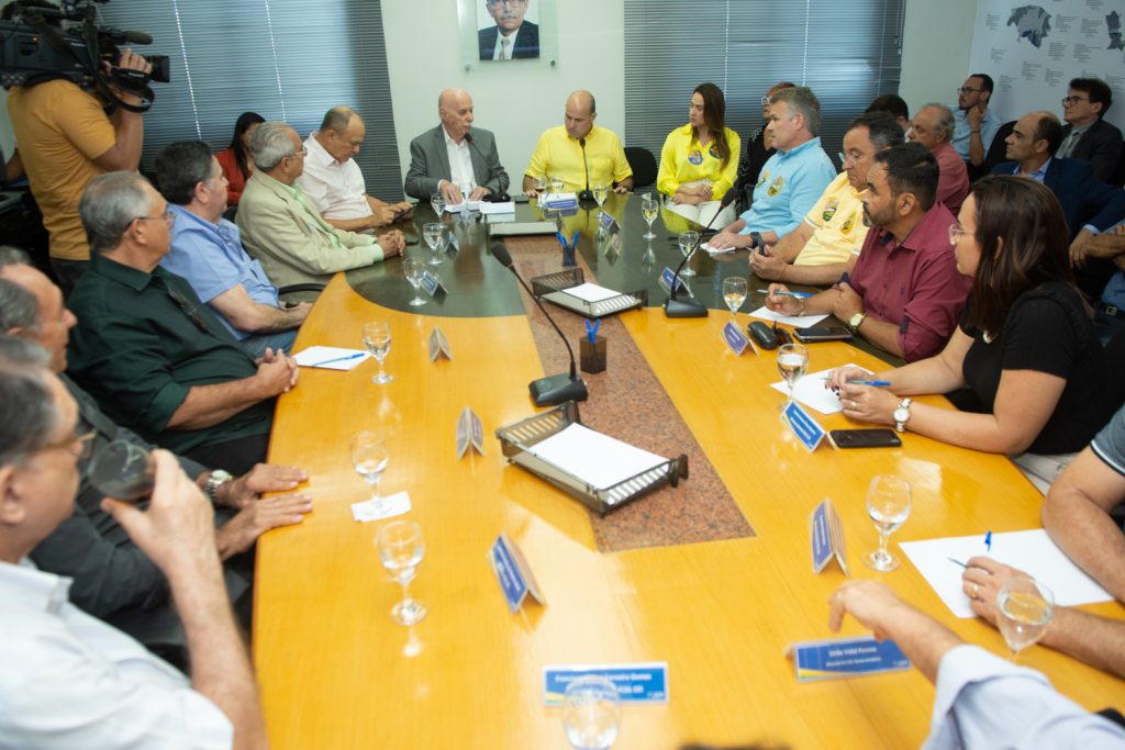 Reunião Com Roberto Claudio Na Fcdl Ce (8)