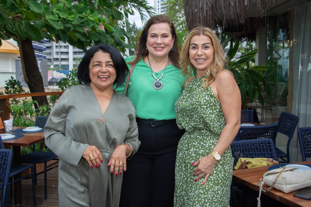 Rijarda Aristóteles, Marta Caampelo E Monica Luz