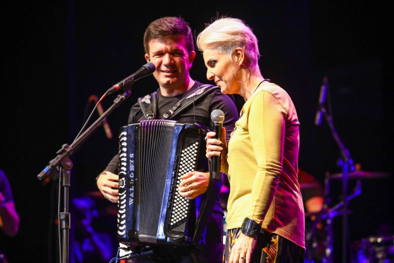 Voos por Todos os Cantos - Waldonys comemora 50 Anos com show e lançamento de livro no Teatro RioMar