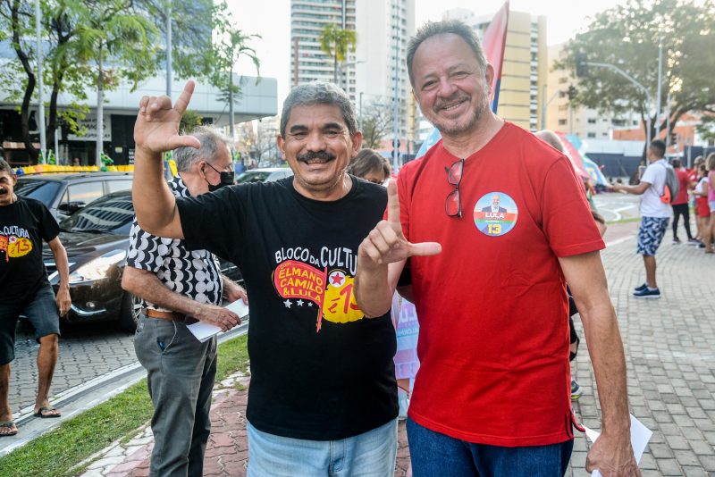 Ato em Fortaleza - Lula completa 77 anos e ganha homenagem de apoiadores na Praça Portugal