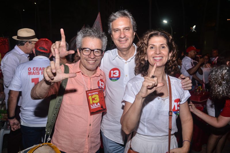 Ato em Fortaleza - Lula completa 77 anos e ganha homenagem de apoiadores na Praça Portugal