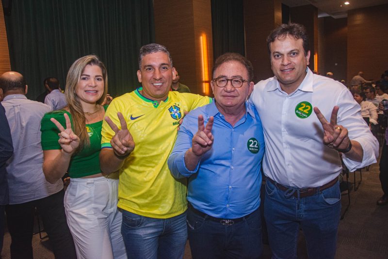 QG Bolsonarista - Beto Studart reúne lideranças empresariais em ato pro-Bolsonaro no BS Design