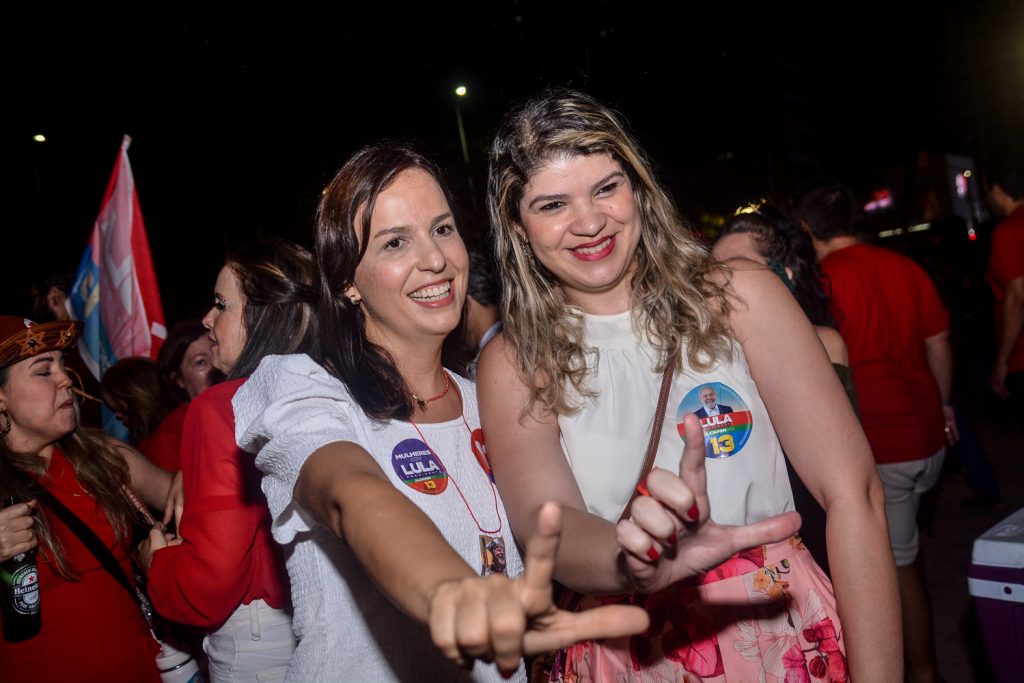 Lia Freitas E Sara Cirne