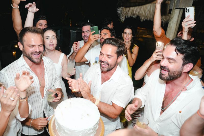 Celebration - Sávio Brito festeja nova idade ao lado de amigos em Icaraizinho de Amontada