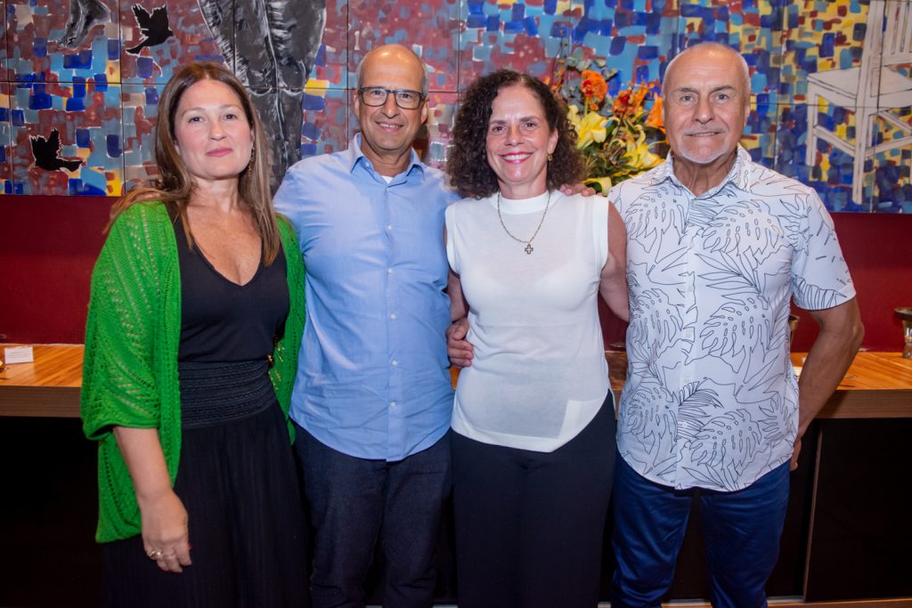 Andréa E Marcelo Monteiro, Ana Claudia Monteiro E Alejandro Larenas