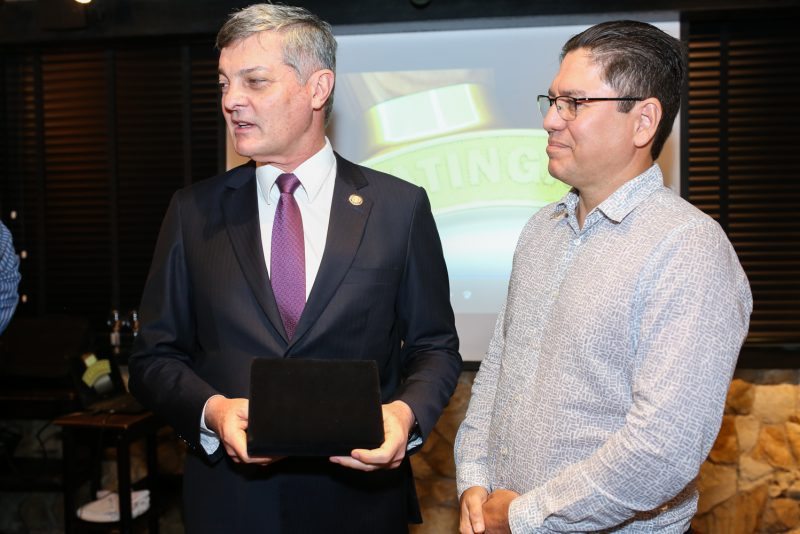 Reconhecimento - Desembargador Cid Marconi é homenageado durante encontro de ex-alunos do Colégio Militar de Fortaleza e de oficiais da reserva