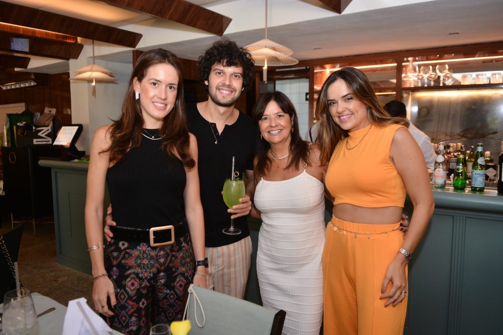 Fernanda Esteves, Davi Cartaxo, Yamara Silveira E Brenna Ximenes (2)