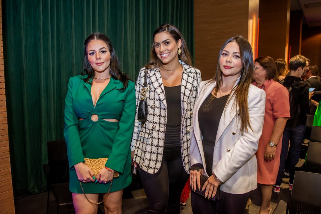 Georgea Almeida, Yasmim Capibaribe E Virginia Almeida