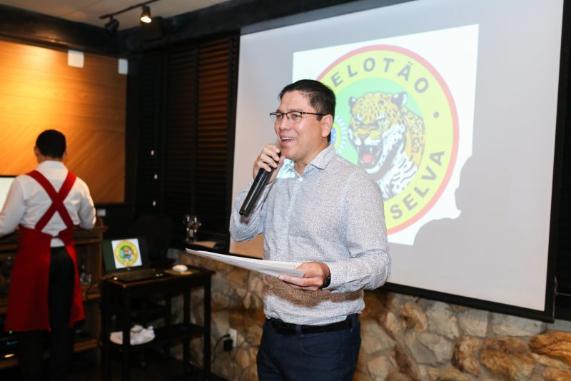 Reconhecimento - Desembargador Cid Marconi é homenageado durante encontro de ex-alunos do Colégio Militar de Fortaleza e de oficiais da reserva