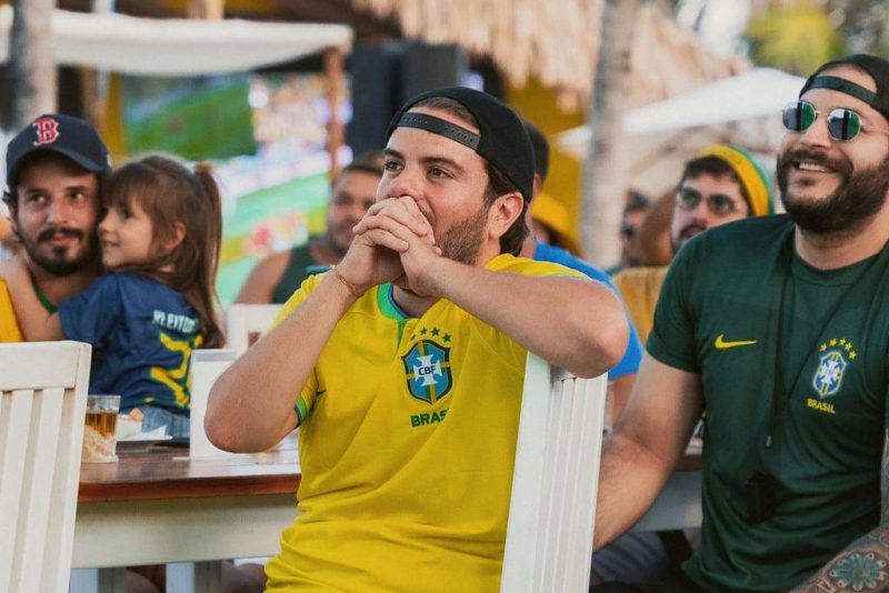 Torcida pé quente - Praiow entra em ebulição durante a partida entre Brasil e Coreia do Sul