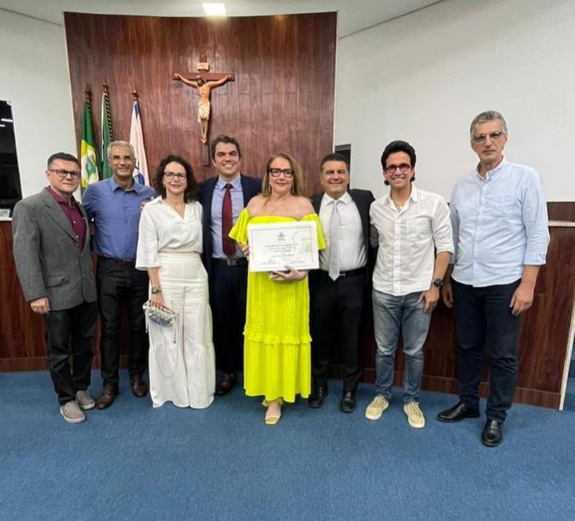 Luiziane Cavalcante recebe homenagem na CMFor pelo Dia do Óptico