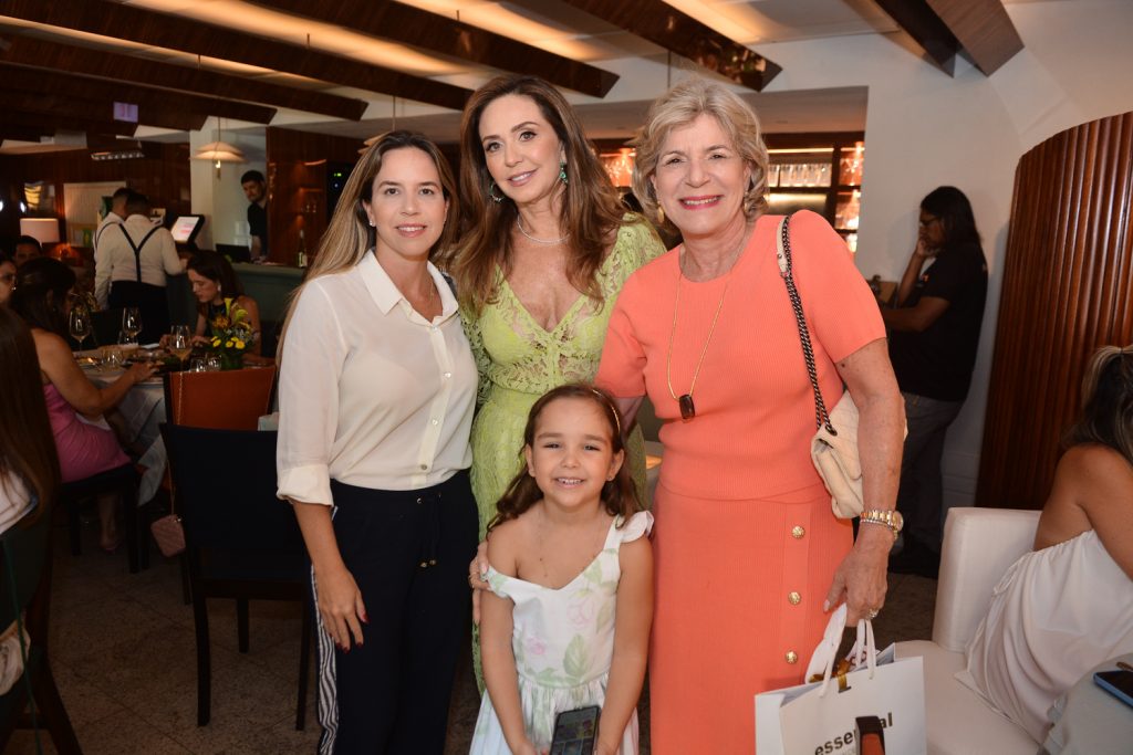 Isabela Rolim, Cláudia Cartaxo, Stela Rolim E Luiza Ximenes