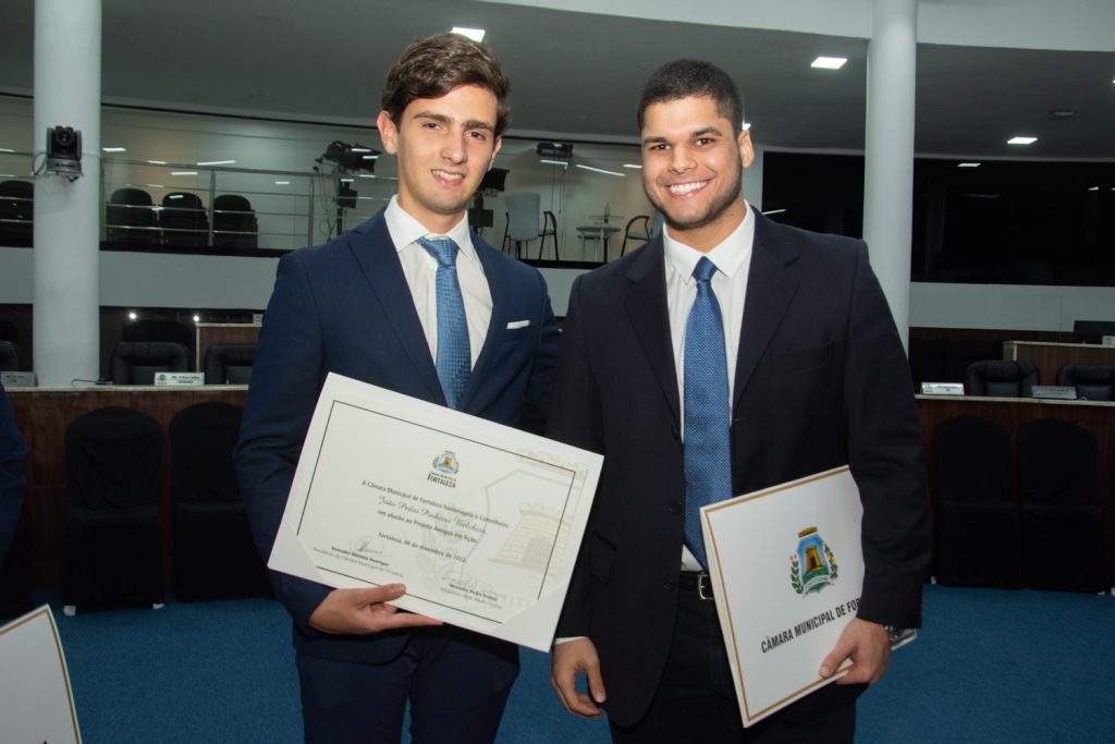 João Pedro Belchior E Mauricio Moreira De Sousa