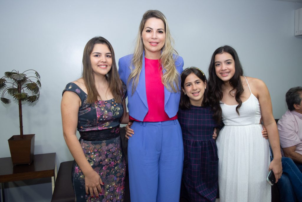 Larissa Lemos, Onélia Santana, Luisa Santana E Maria Fernanda Santana