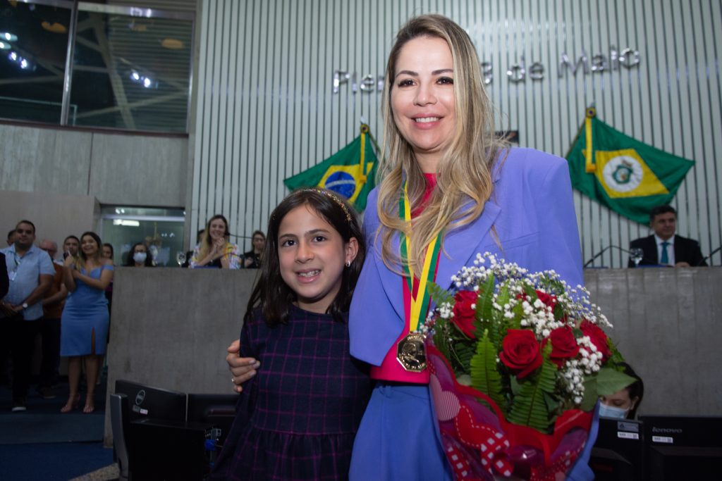 Luisa E Oneloia Santana