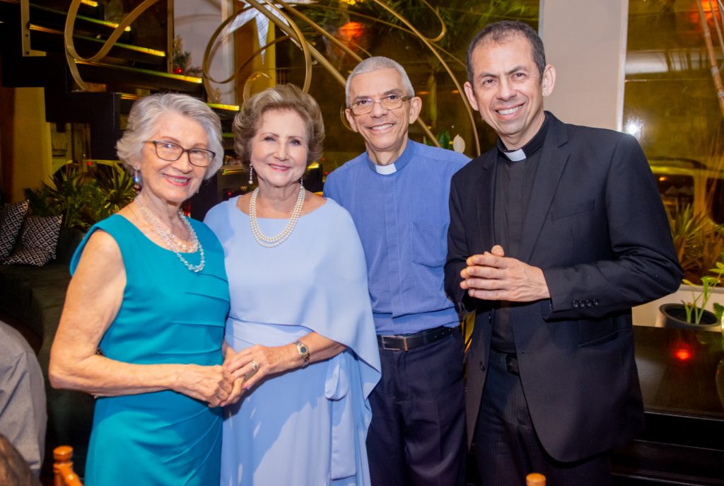 Maria Hyla, Lúcia Medeiros, Padre Francisco Maria E Padre Marcos (1)