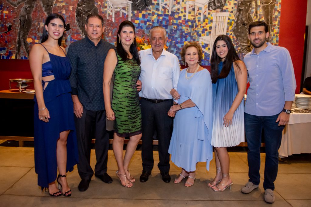 Natália, Marcus, Rosanne, Maurício, Lúcia, Mariana E Lucas Medeiros