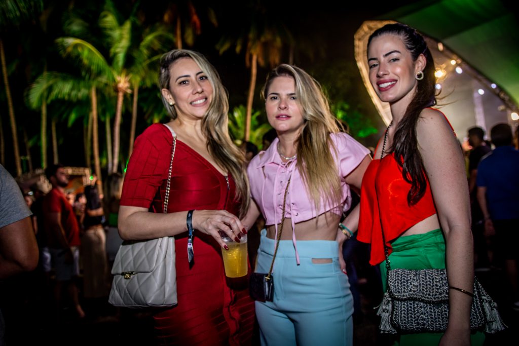 Raquel França, Carol Ciarlini E Thassia Oliveira