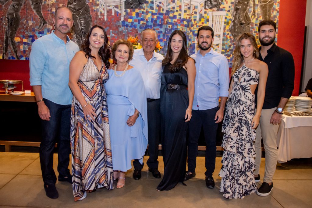 Régis , Daniela, Lúcia, Maurício, Victoria Medeiros, Lucas, Maria Clara Montenegro E Eduardo Medeiros