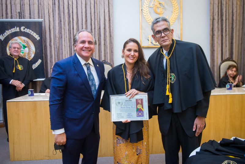 solenidade - Manoela Queiroz Bacelar toma posse da Cadeira 29 patroneada pela Rachel de Queiroz na Academia Cearense de Literatura e Jornalismo