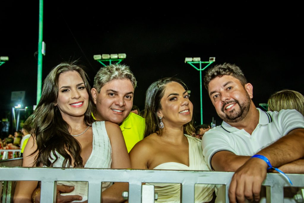 Aline Vieira, Francisco Vieira, Danielle Brito E Roberto Alagoano