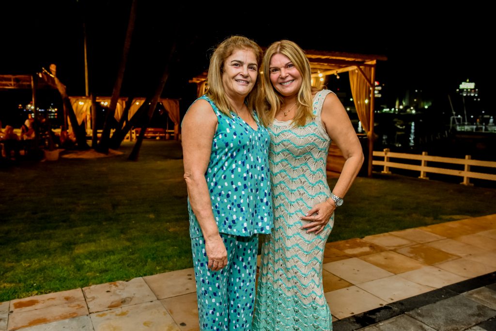 Carla Bezerra E Cristiane Lima