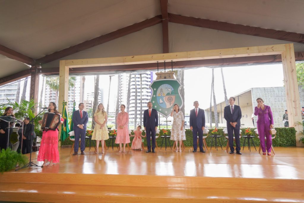 Isabela Serpa, Marcelo Paz, Jade Romero, Lia, Beatriz E Elmano De Freitas, Izolda Cela, Vevéu Arruda, Camilo E Onélia Santana (2)