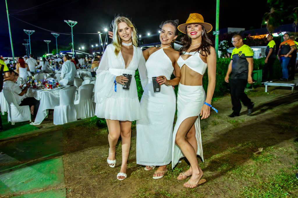 Jordana Ribeiro, Bruna Lima E Rayane Do Val Bastos (2)