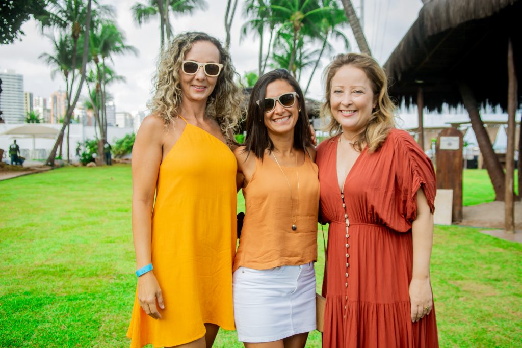 Leilane Yaska, Karol Costa E Cristina Montenegro