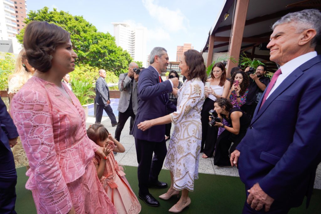 Lia, Beatriz E Elmano De Freitas, Izolda Cela E Vevéu Arruda (1)