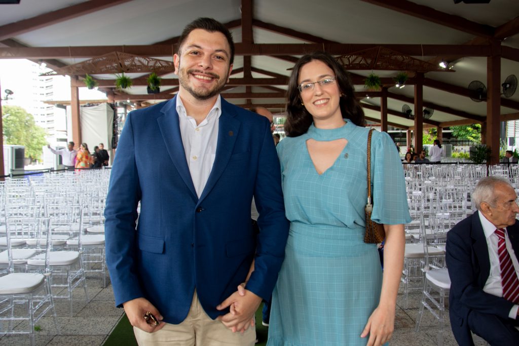 Luciano Barroso E Sara Medeiros