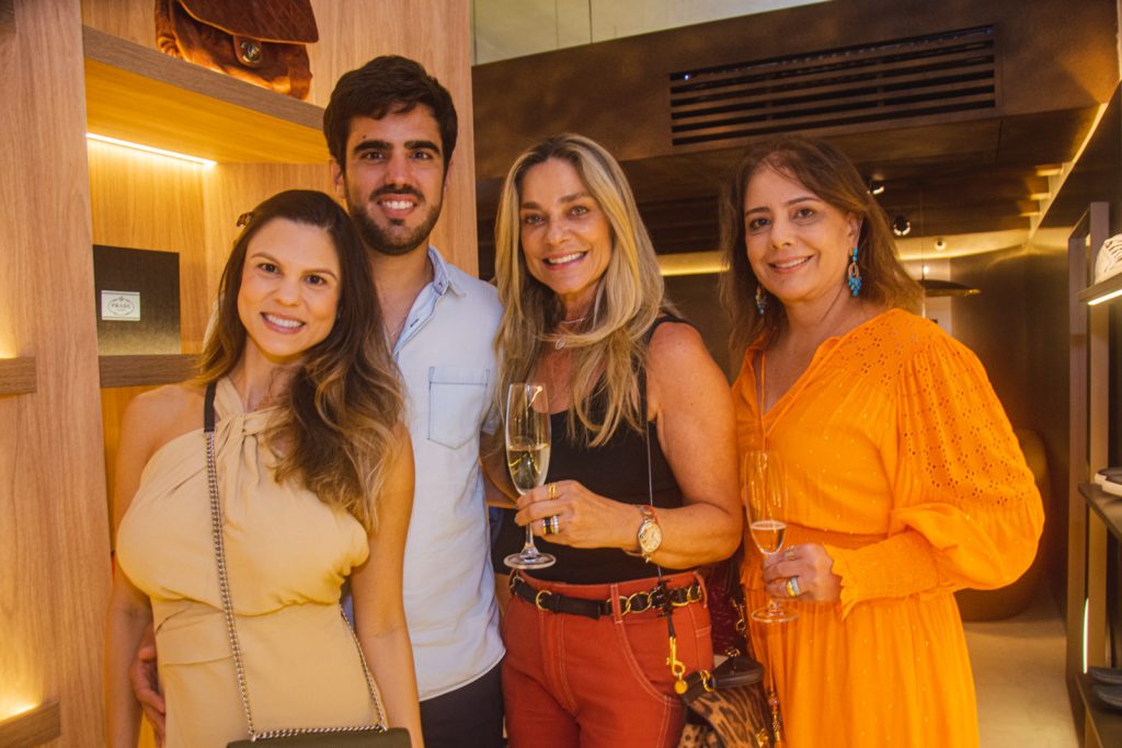 Mariana Pinto, Lucas Ximenes, Celia Magalhaes E Claudia Gradvohl