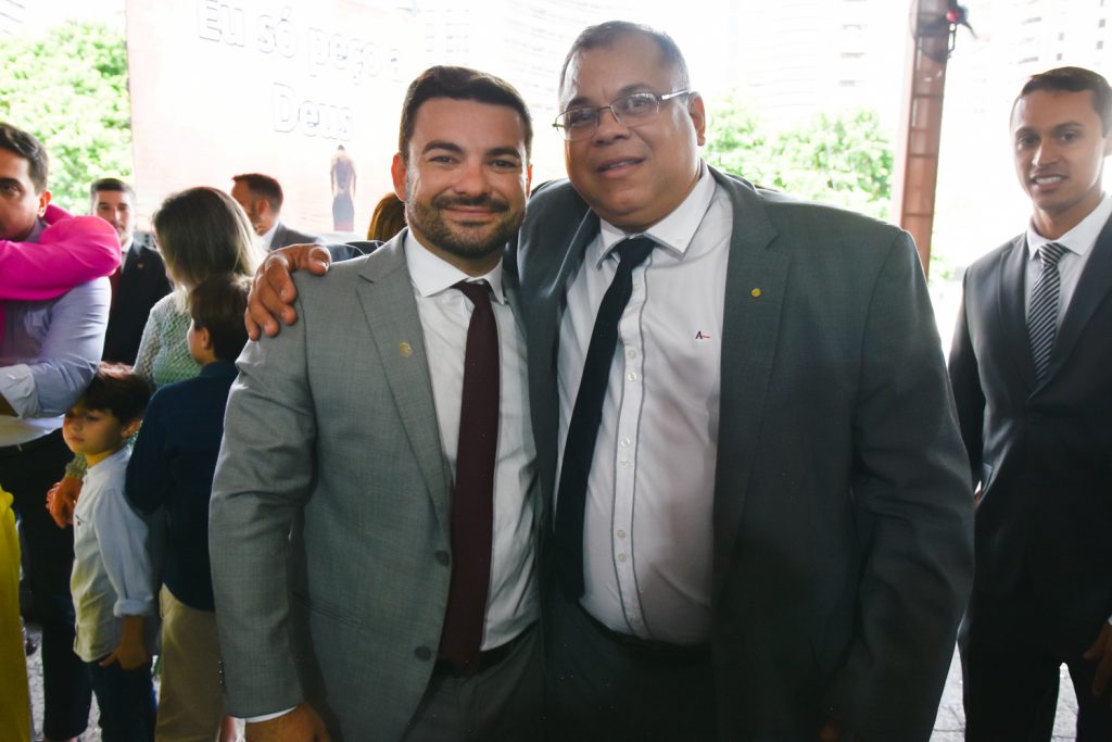 Samuel Elanio E Adriano Sales